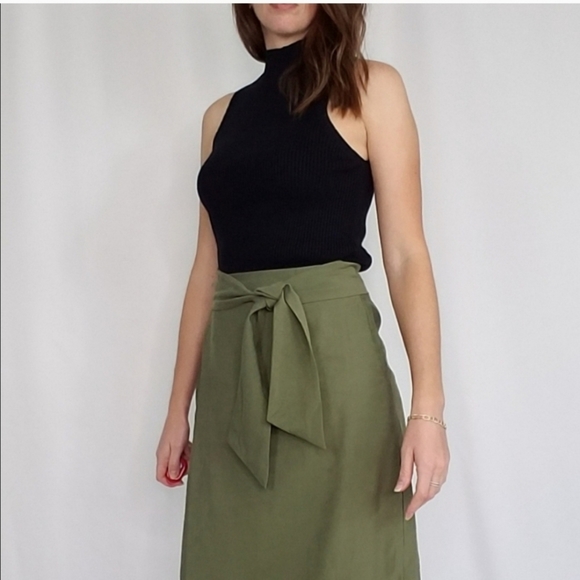 Gilli Black Mock Neck Ribbed Knit Sleeveless Top - Picture 2 of 4